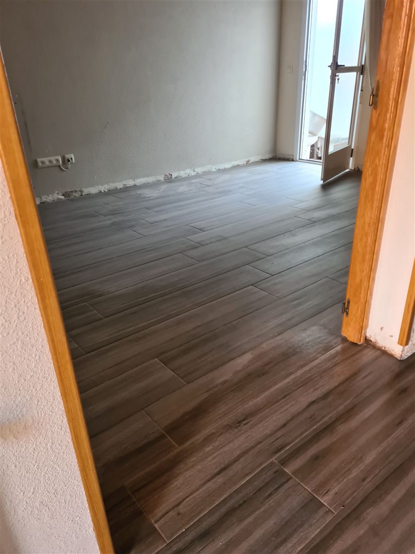 Suelo interior efecto madera